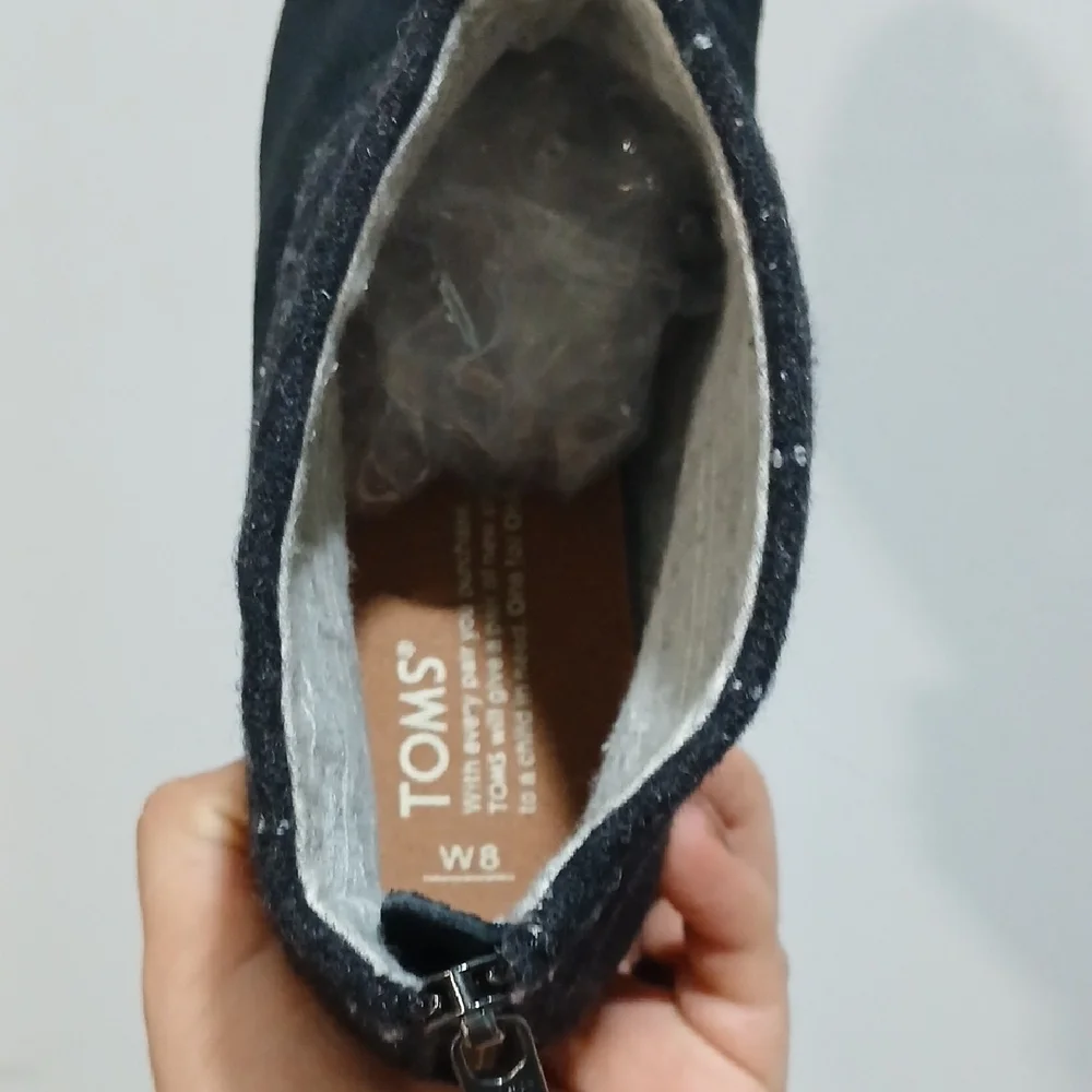 Toms Stylish Black Ankle Boots, Pre-owned, Sz 8